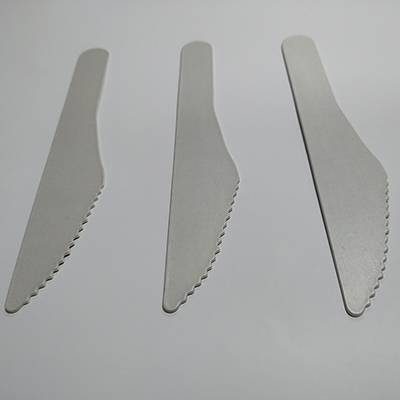 Couteau en papier gris